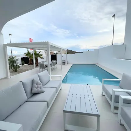 Luxury Family With Privacy Villa *